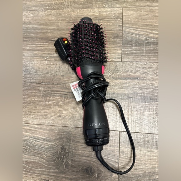 Revlon One-Step Hair Dryer And Volumizer Hot Air Brush, Black - Picture 3 of 4